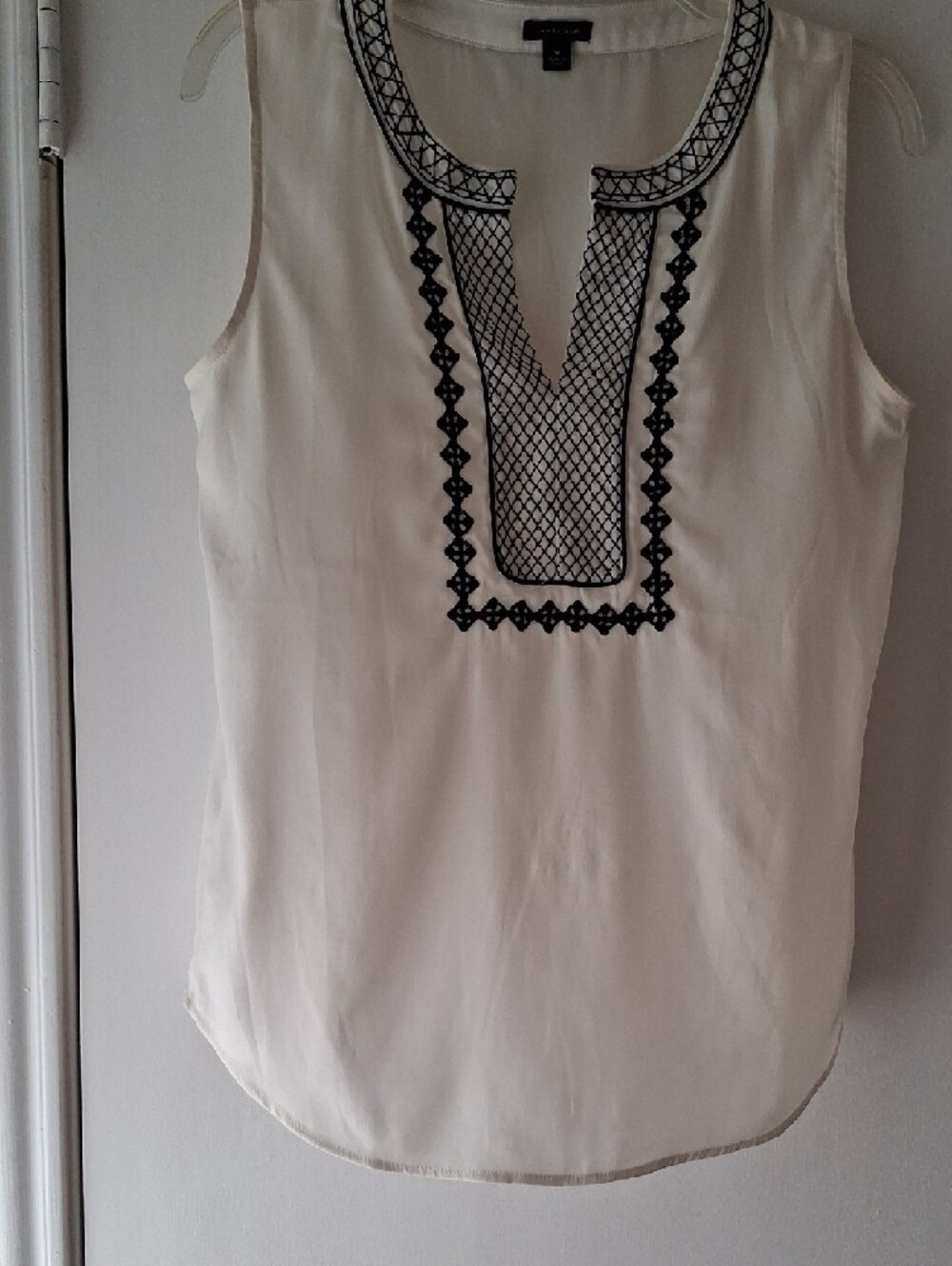 Ann Taylor White Top with Black Geometric Embroidery - Picture 3 of 4